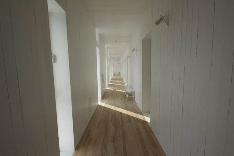 corridoio di casa senza decori corridoio senza decorazioni
